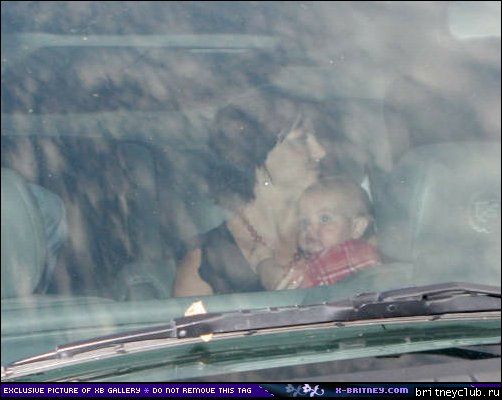 Бритни с семьей посетила ресторан 1151606461136.jpg(Бритни Спирс, Britney Spears)