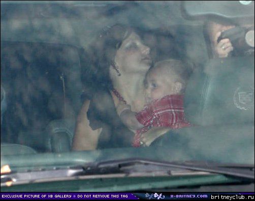 Бритни с семьей посетила ресторан 1151606461476.jpg(Бритни Спирс, Britney Spears)