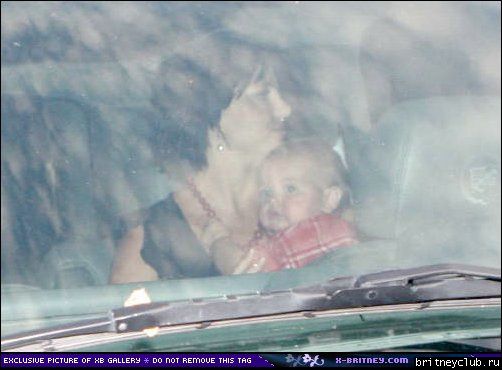 Бритни с семьей посетила ресторан 1151606462159.jpg(Бритни Спирс, Britney Spears)