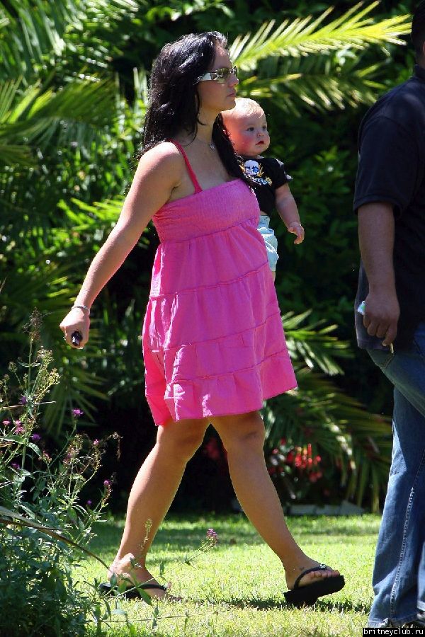 Бритни и Шон прибыли в студию звукозаписи в Голливуде15.jpg(Бритни Спирс, Britney Spears)