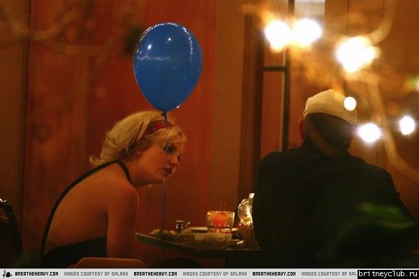 Бритни обедает с Шоном и Брайаномbritlouisianaiq7.jpg(Бритни Спирс, Britney Spears)