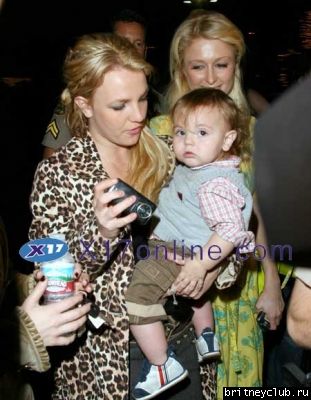 Бритни, Перис и Шон normal_BSpearsPreston112506_3.jpg(Бритни Спирс, Britney Spears)