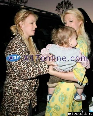 Бритни, Перис и Шон normal_BSpearsPreston112506_7.jpg(Бритни Спирс, Britney Spears)