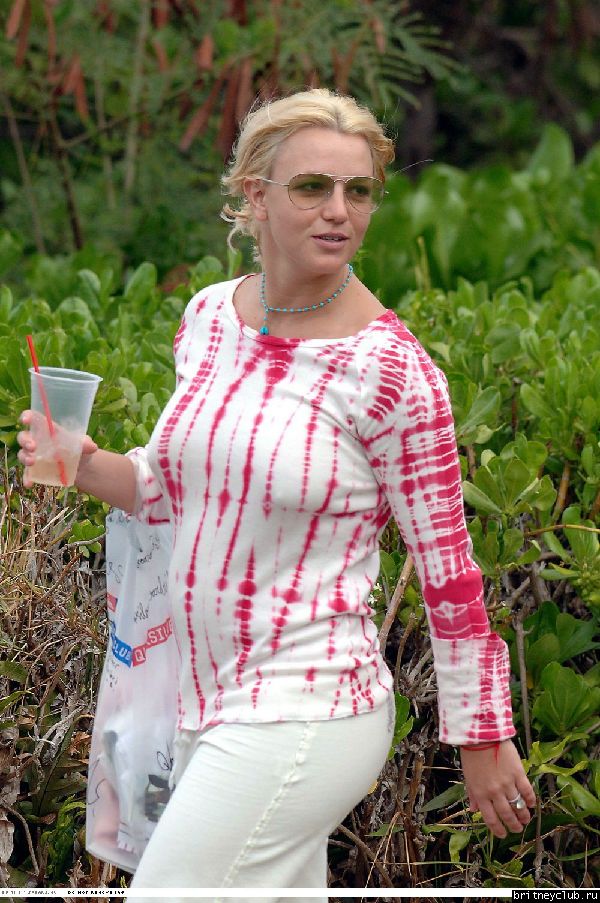 Поход в церковь и шоппинг03.jpg(Бритни Спирс, Britney Spears)