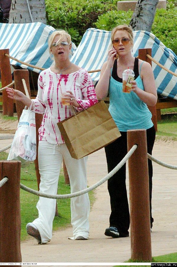 Поход в церковь и шоппинг12.jpg(Бритни Спирс, Britney Spears)