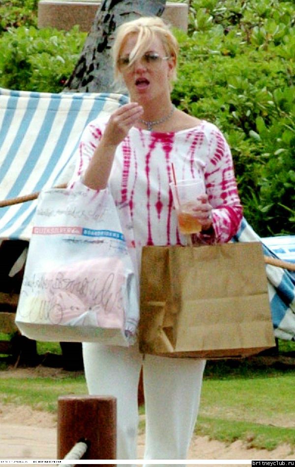 Поход в церковь и шоппинг14.jpg(Бритни Спирс, Britney Spears)
