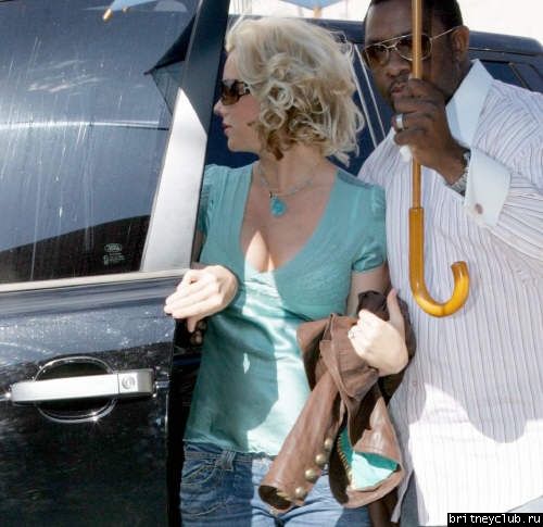 Бритни приезжает на рекорд студию.o784mo4ag.jpg(Бритни Спирс, Britney Spears)