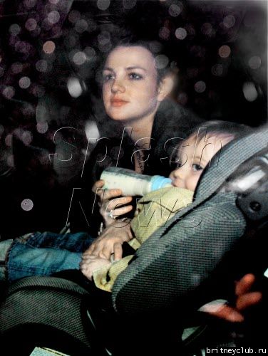 Бритни с Шоном в машинеbritney-car00.jpg(Бритни Спирс, Britney Spears)