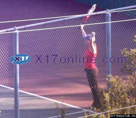 Бритни играет в теннис на территории клиникиBSpearsTennis031507_2.jpg(Бритни Спирс, Britney Spears)
