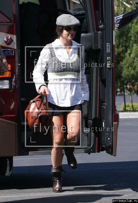 Бритни подезжает к дому блюза в Лас Вегасе13.jpg(Бритни Спирс, Britney Spears)