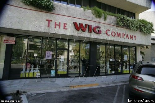 Кузина Бритни выбирает ей парикallie-wig16.jpg(Бритни Спирс, Britney Spears)