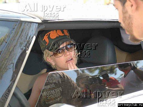 Бритни общается с папарацииbritney-lindsay03.jpg(Бритни Спирс, Britney Spears)