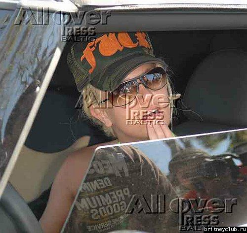 Бритни общается с папарацииbritney-lindsay08.jpg(Бритни Спирс, Britney Spears)