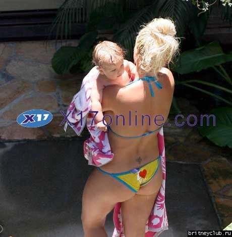 Бритни с Джейденом у басеинаbritney-jayden03.jpg(Бритни Спирс, Britney Spears)