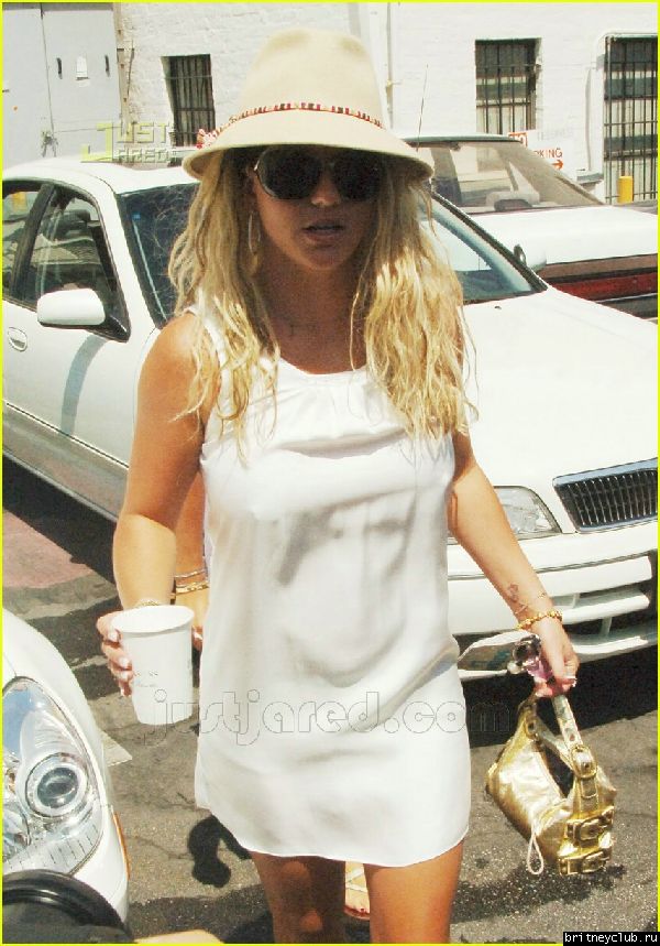 Бритни после посещения магазина Рона Германа в Беверли Хилзbritney-shopping13.jpg(Бритни Спирс, Britney Spears)