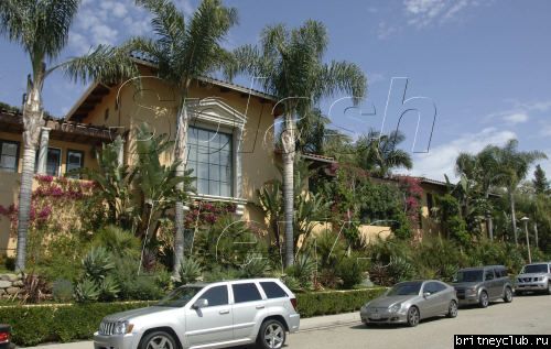 Бритни с сыновьями в Лос Анжелесеbritney-househunting11.jpg(Бритни Спирс, Britney Spears)