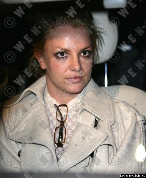 Бритни в магазине люстр и обедает в Mirabellebritney-mirabelle14.jpg(Бритни Спирс, Britney Spears)