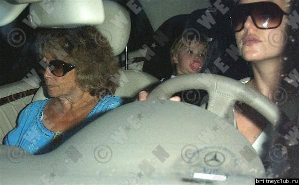 Бритни сос спящими детьми направляется в отельbritney-sons09.jpg(Бритни Спирс, Britney Spears)