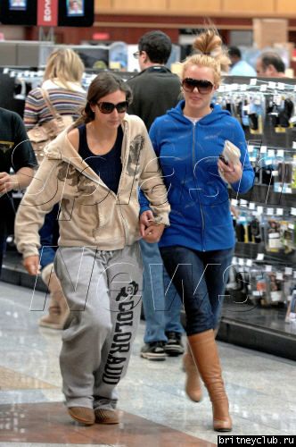 Бритни направляется в магазин Ritz-Carlton в Лас Вегасе (11 ноября 2007)britney-vegas11.jpg(Бритни Спирс, Britney Spears)