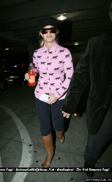 Бритни на шоппинге в магазине TargetINF0001969157F.jpg(Бритни Спирс, Britney Spears)