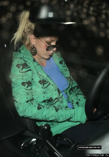 Бритни на бензоколонке в Голливуде72~29.jpg(Бритни Спирс, Britney Spears)