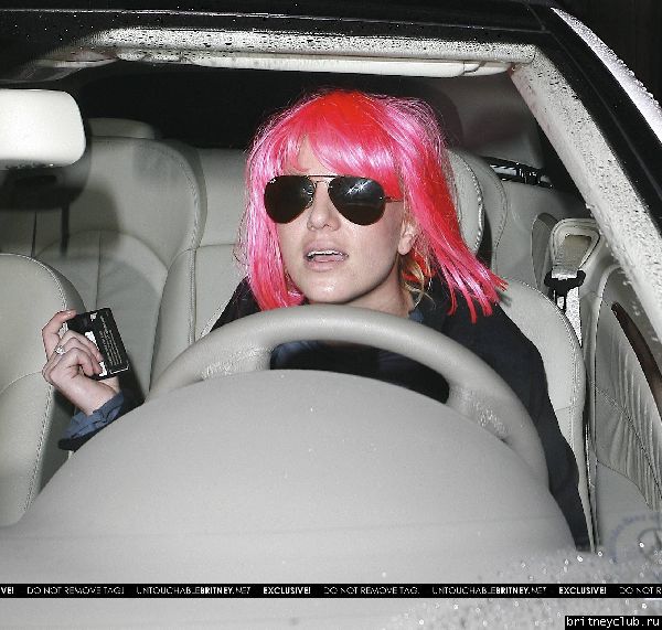 Бритни на бензоколонке 35~4.JPG(Бритни Спирс, Britney Spears)