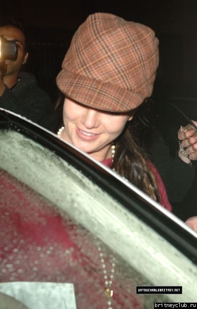 Бритни прибыла в отель  L
