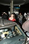 Бритни на автозаправке и делает покупки в Walgreens