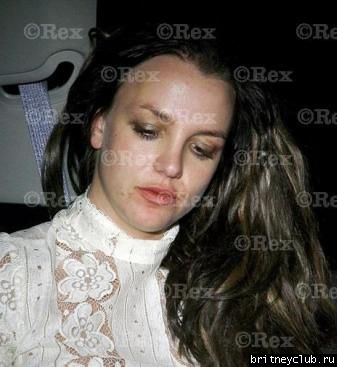 Бритни и Эднан обедают в ресторане Таверна Тони02~121.jpg(Бритни Спирс, Britney Spears)