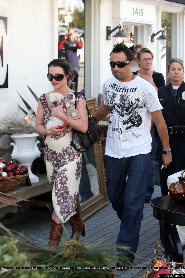 Бритни и Эднан в Manhattan Beach7~49.JPG(Бритни Спирс, Britney Spears)