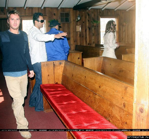Бритни в церкви12~54.JPG(Бритни Спирс, Britney Spears)
