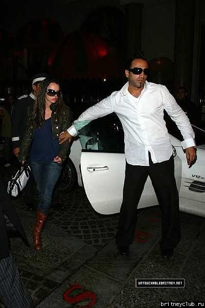 Бритни и Эднан в Таверне Тони3~449.jpg(Бритни Спирс, Britney Spears)