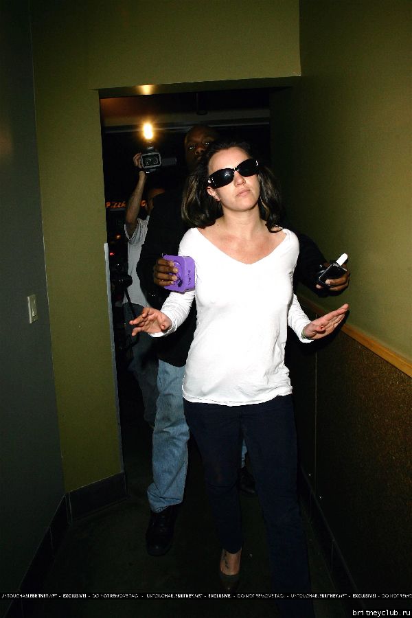 Бритни в StarbucksJALBA060904_029~8.jpg(Бритни Спирс, Britney Spears)