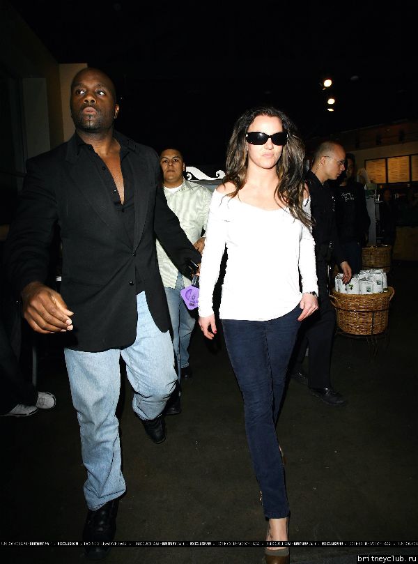 Бритни в StarbucksJALBA060904_045~3.jpg(Бритни Спирс, Britney Spears)