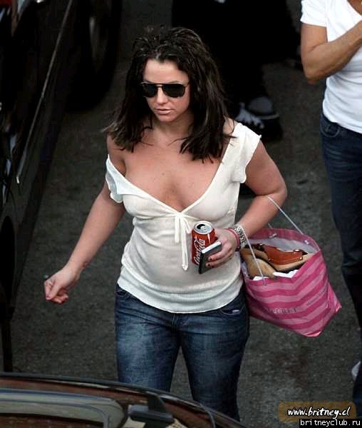 Бритни с Линн приехали в студию танцев Millenium03.jpg(Бритни Спирс, Britney Spears)