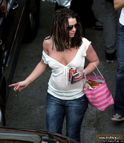Бритни с Линн приехали в студию танцев Millenium04.jpg(Бритни Спирс, Britney Spears)