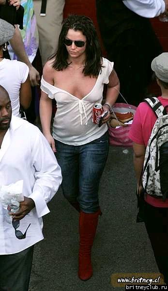 Бритни с Линн приехали в студию танцев Millenium06.jpg(Бритни Спирс, Britney Spears)