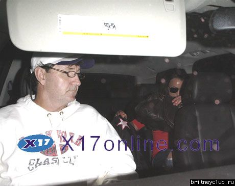 Бритни с отцом посещает дом Cross Creekbspearshiding022408_3.jpg(Бритни Спирс, Britney Spears)