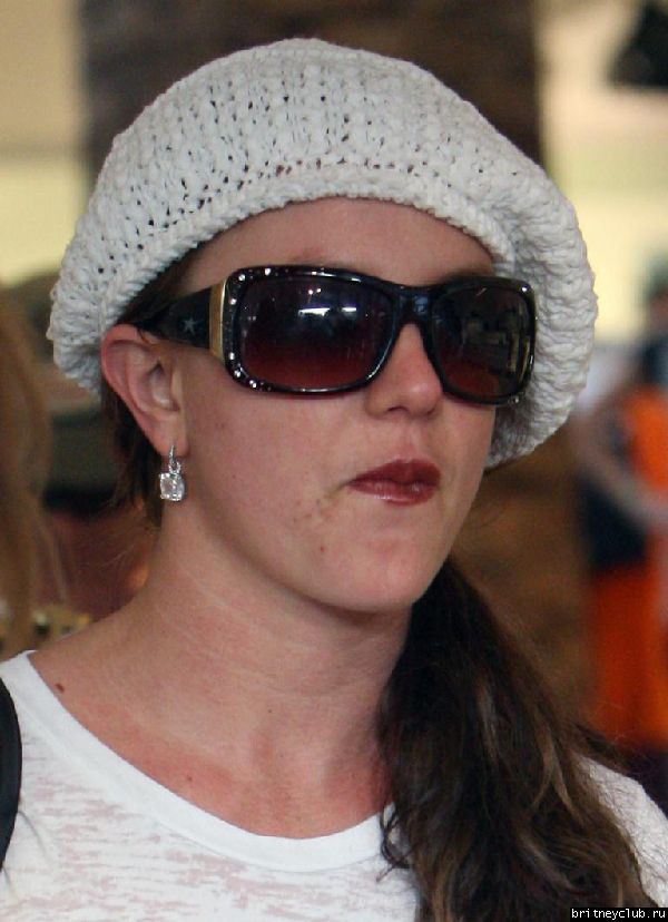 Бритни на шоппинге в Intermix на бульваре Робертсон0000001Britney_Spears_shopping_in_Los_Angeles_20_123_568lo_(9).JPG(Бритни Спирс, Britney Spears)