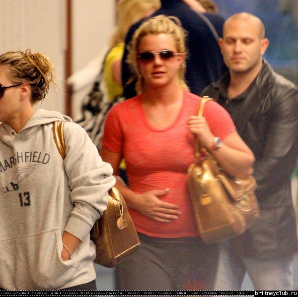 Бритни в на фитнесе в BallyBSpearsBelly051008_03.jpg(Бритни Спирс, Britney Spears)