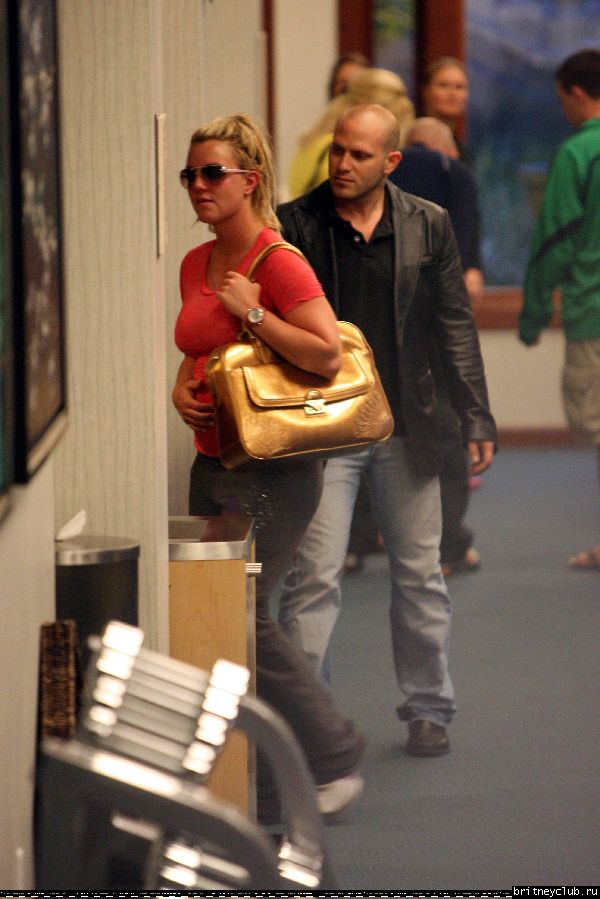Бритни в на фитнесе в BallyBSpearsBelly051008_11.jpg(Бритни Спирс, Britney Spears)