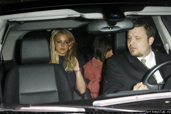 Бритни с мамой в ресторане SurBSpearsLynne051108_24.jpg(Бритни Спирс, Britney Spears)