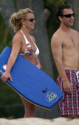 Бритни на пляже Barrigona в Коста Рике 18 мая 2008 года(Бритни Спирс, Britney Spears)