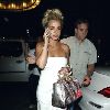Бритни и Ларри Рудольф обедают в отеле Thompson в Беверли Хиллз 6 июня 2008 года