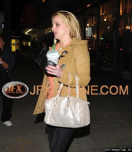Бритни в Starbucks110408brit-232.jpg(Бритни Спирс, Britney Spears)