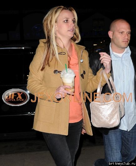 Бритни в Starbucks110408brit-234.jpg(Бритни Спирс, Britney Spears)