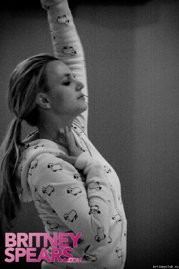 Бритни на танцевальной репетицииgallery_enlarged-britney-spears-dance-practice-111708-01.jpg(Бритни Спирс, Britney Spears)
