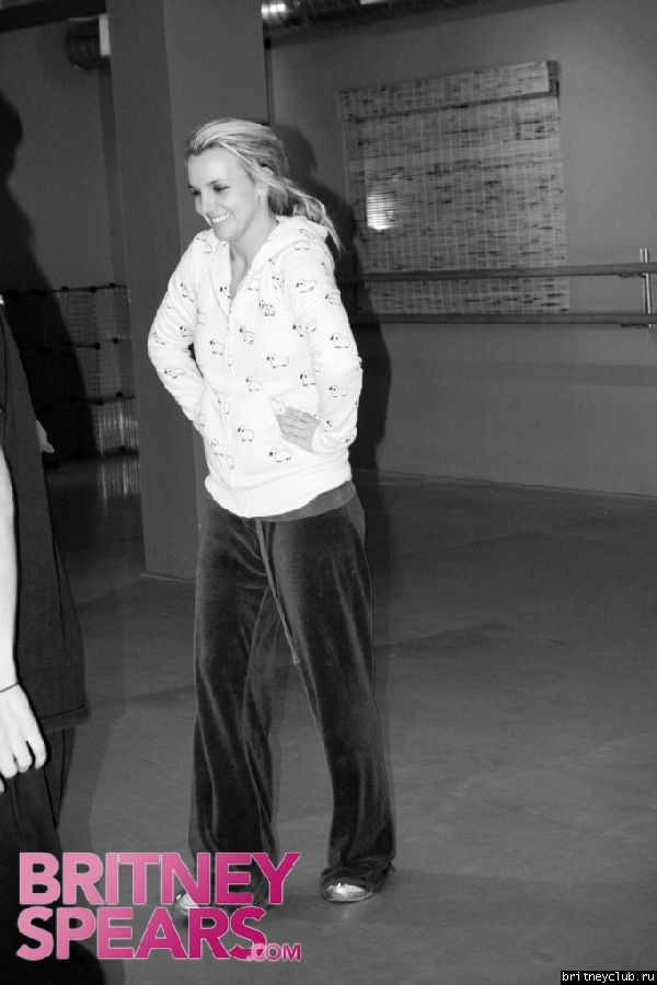 Бритни на танцевальной репетицииgallery_enlarged-britney-spears-dance-practice-111708-04.jpg(Бритни Спирс, Britney Spears)