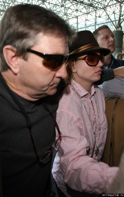Бритни в аэропорту перед перелетом в Германиюbritney-spears-germany-11248-2.jpg(Бритни Спирс, Britney Spears)