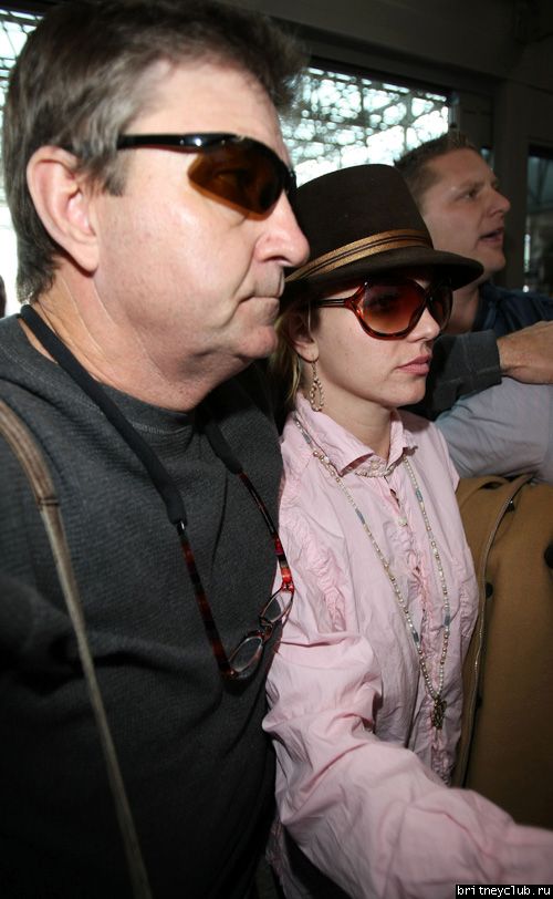 Бритни в аэропорту перед перелетом в Германиюbritney-spears-germany-11248-5.jpg(Бритни Спирс, Britney Spears)